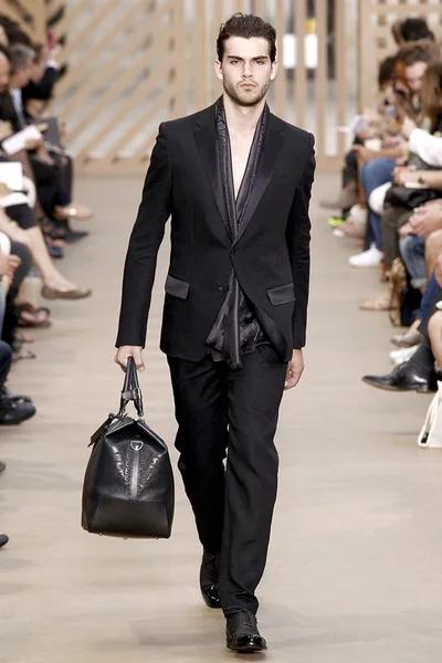 Look 52